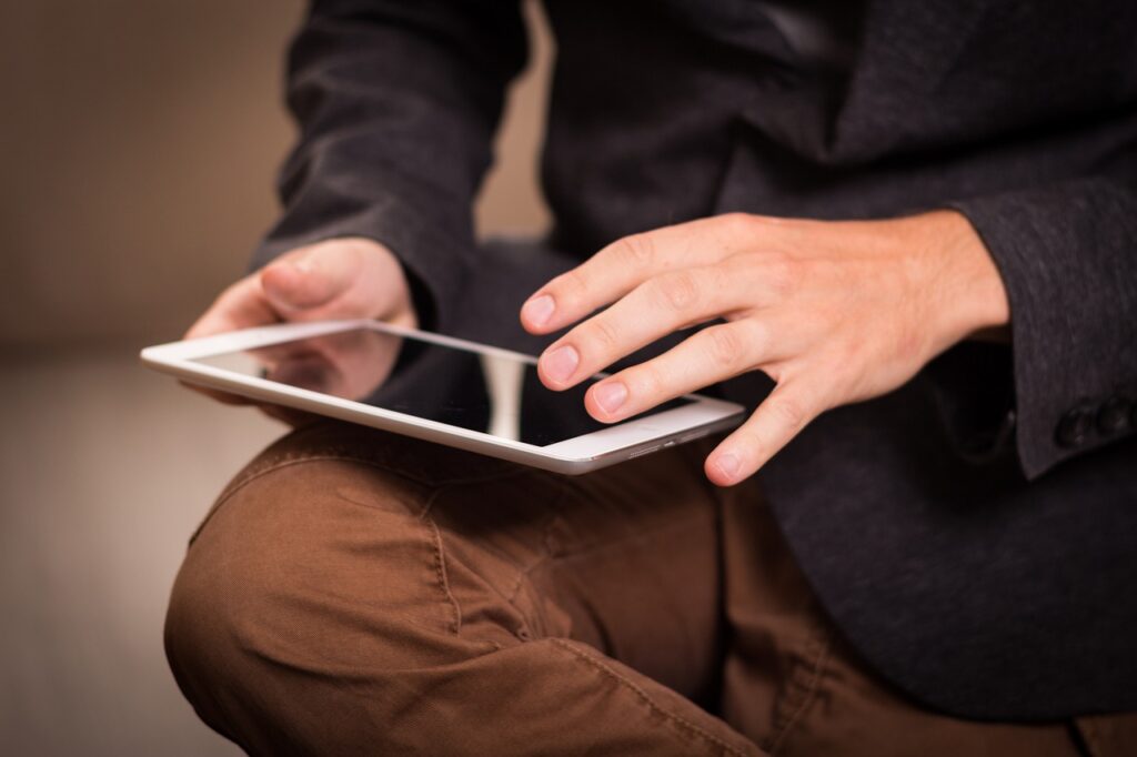 ipad, work, swipe-718411.jpg